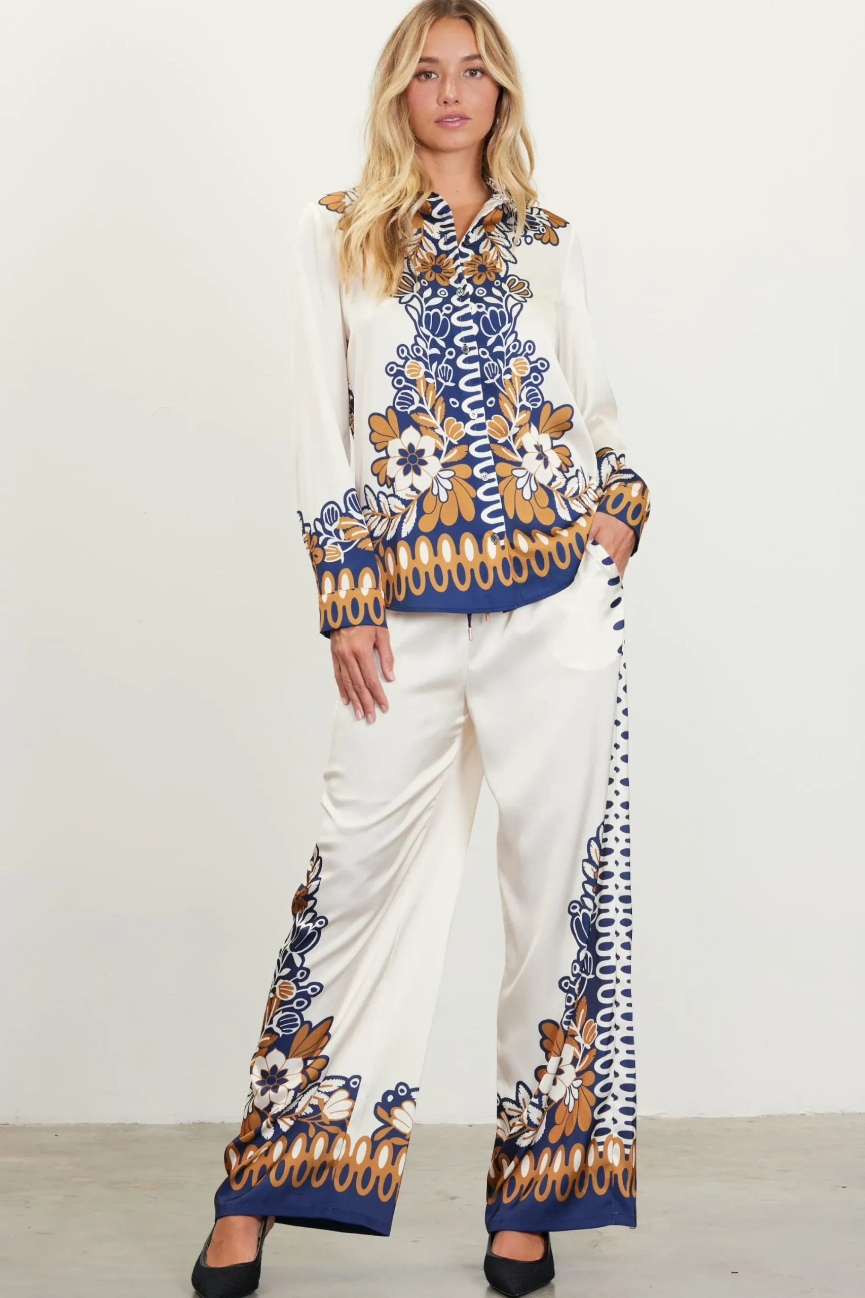 SKIES ARE BLUE Blythe Floral Print Relaxed Pants* Pants