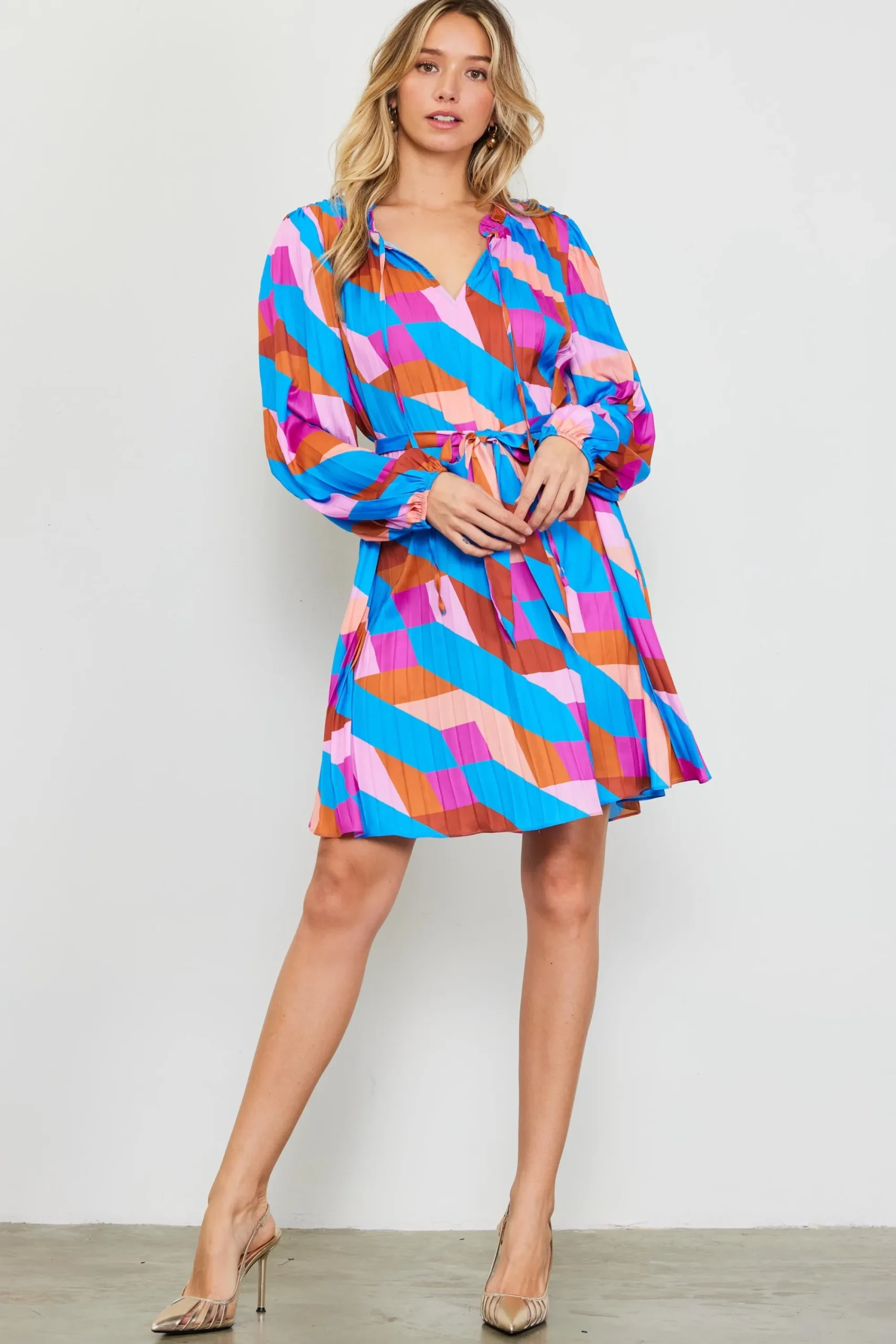 SKIES ARE BLUE Pleated Geometric Print Mini Dress* Mini Dresses